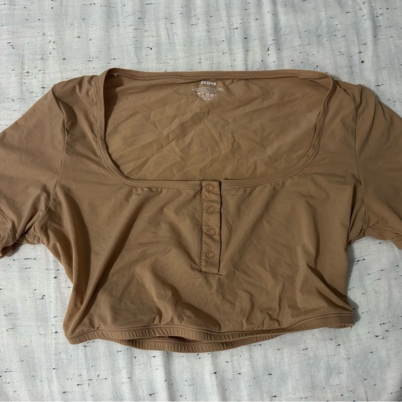 SKIMS Tops - Tan Crop Top skims